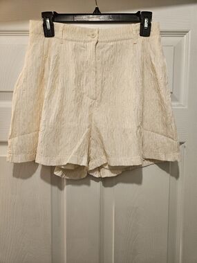Boutique High-Waist Cream Textured Women's Shorts